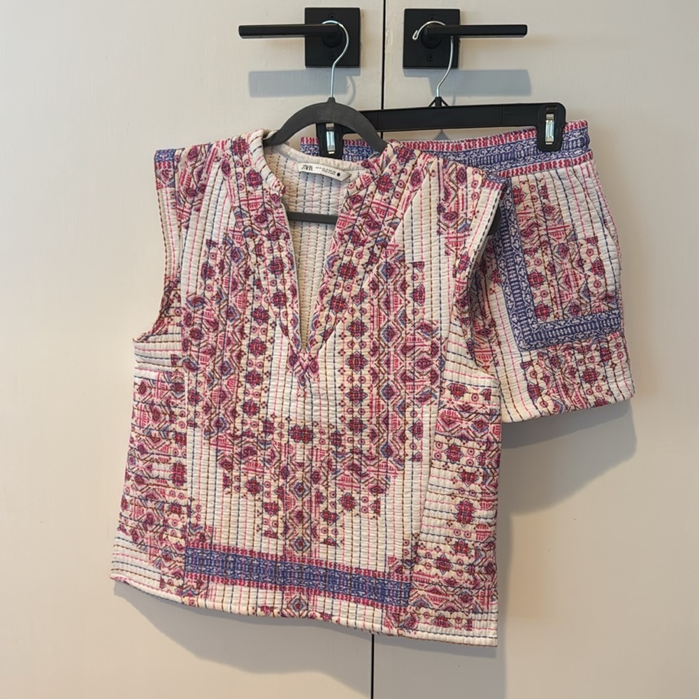 Zara quilted, embroidered set.